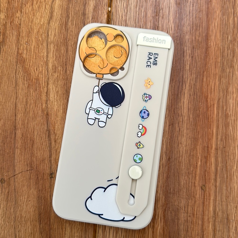 iPhone 13 Pro Astronaut Case